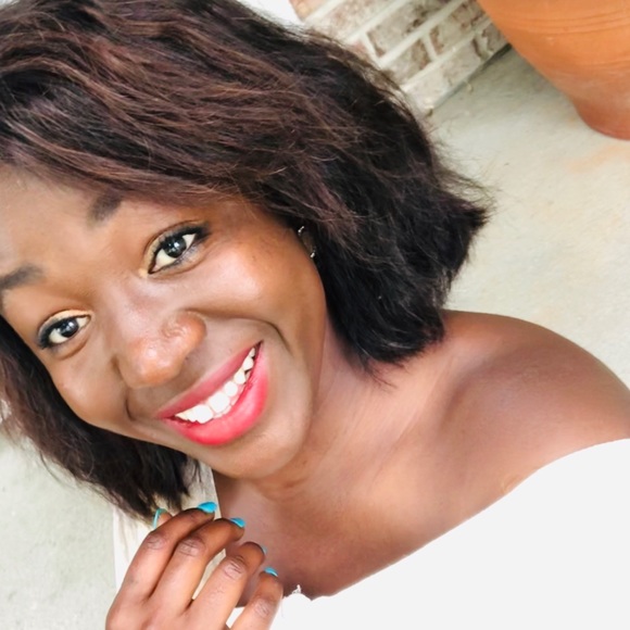 Meet your Posher, Roselyn - Picture 1 of 1